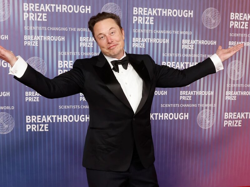 Elon musk là ai