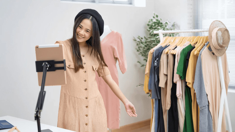 Xu hướng kinh doanh 2025 - Bán quần áo