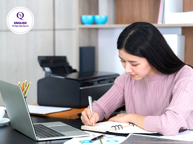 Giao Tiếp Kinh Doanh: Nguyên Tắc Và Kỹ Năng Để Giao Tiếp Hiệu Quả Trong Môi Trường Doanh Nghiệp