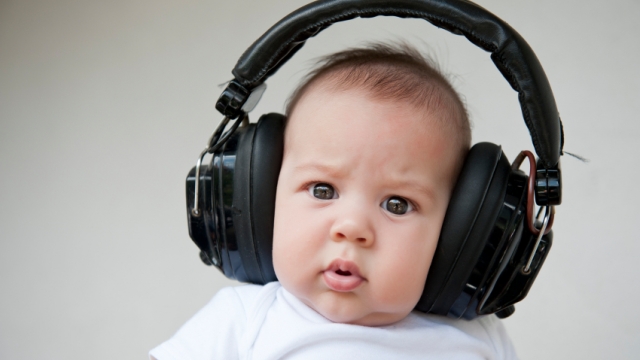 Kỹ Năng Lắng Nghe Tích Cực Là Gì? Ý Nghĩa Và Cách Rèn Luyện Hiệu Quả